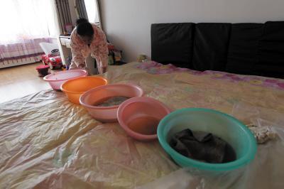 肃宁楼上漏水，住户失联，小区没物管，业主维权难！律师来支招……